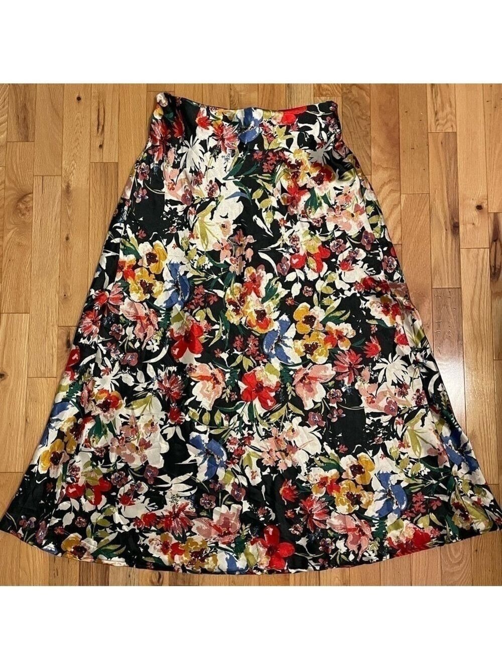 Truly 4 u Floral Circle Skirt Size Medium